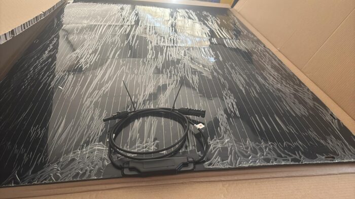 200W (1260*905*2mm) Balcony Semi-Flexible Solar Panel SOLARFAM - Image 3