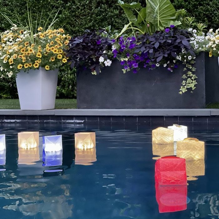 Helix – Multicolor – Collapsible Solar Light Cube - Image 3