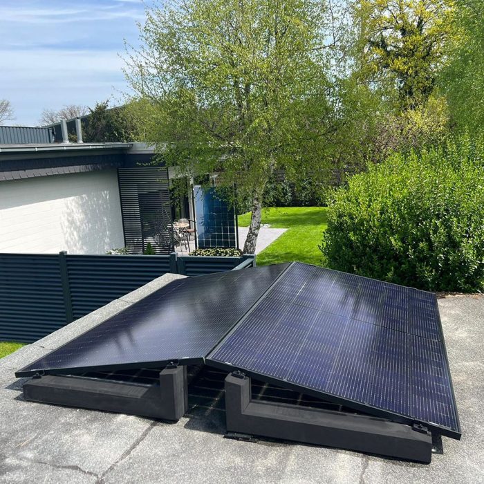 Wattstone PV mounting system for flat roofs for 4 solar modules with 30 mm frame height, 15° concrete base, black building protection mat - Image 2